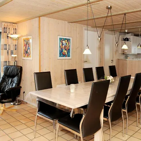 12 Person In Feriehus *